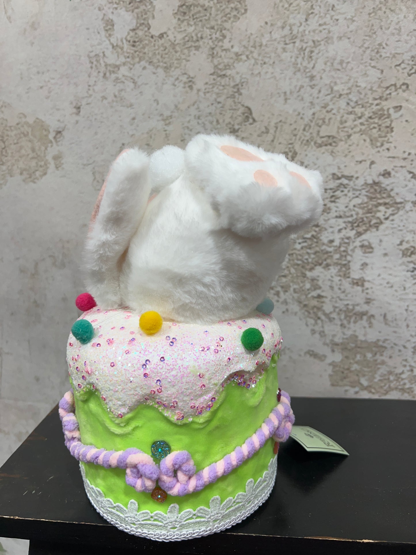 STYRO FURRY BUNNY BUTTOM IN CAKE   MT26007-LIME GREEN