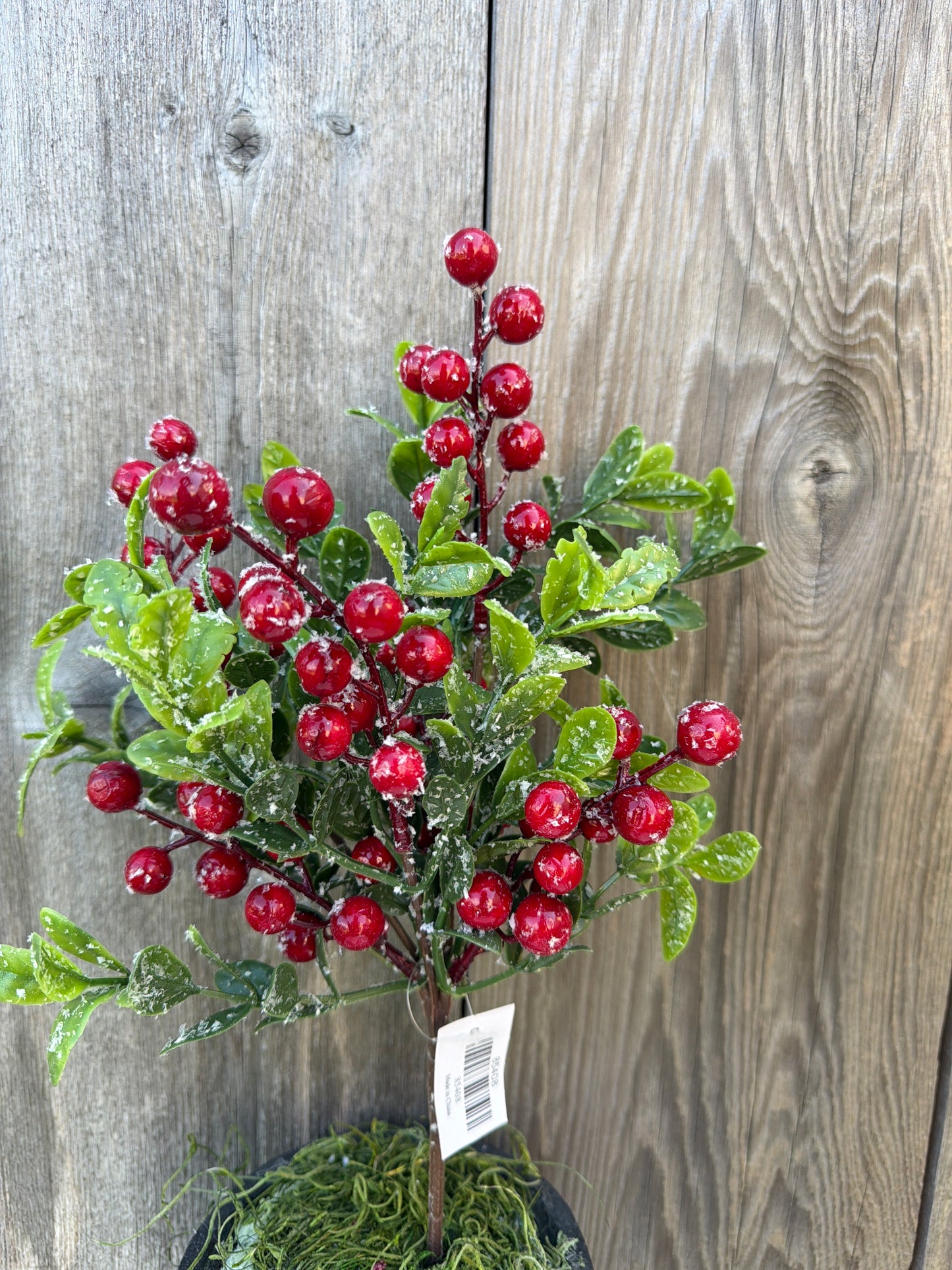 PLASTIC LEAF BERRY BUSH    85408