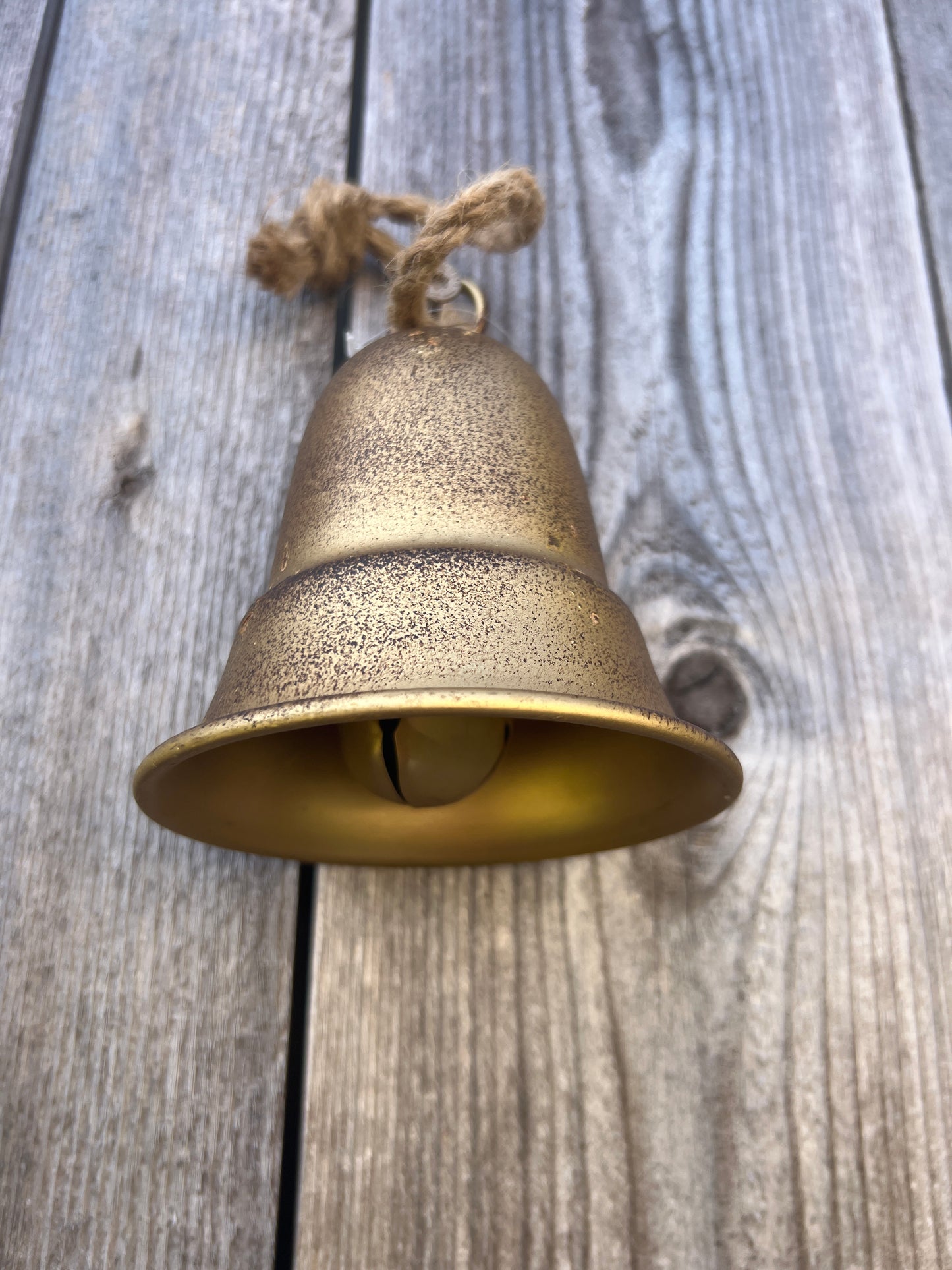 Vintage Gold Liberty Bell w/loop  M32522