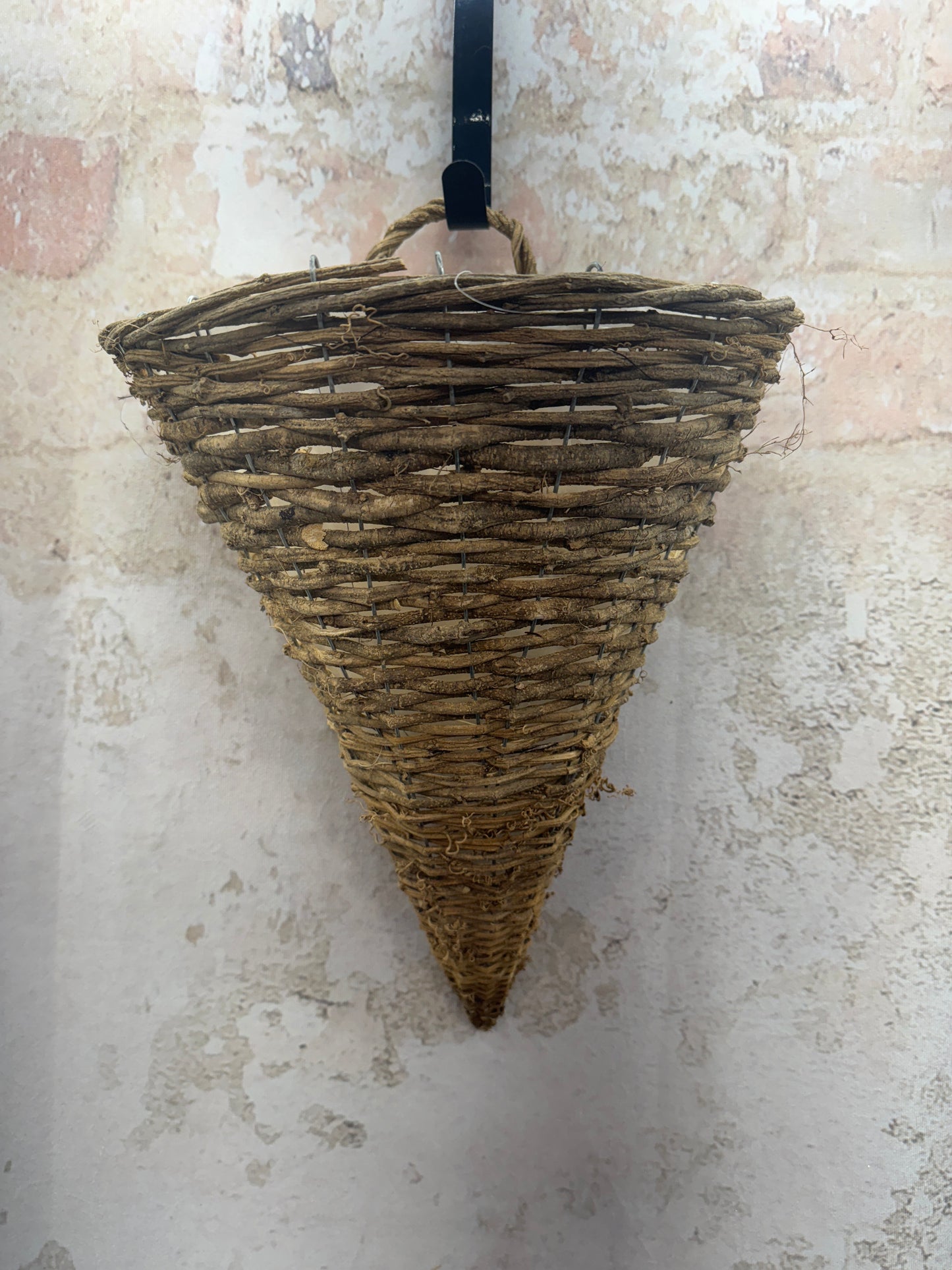 Vine Wall Vase   SA17529