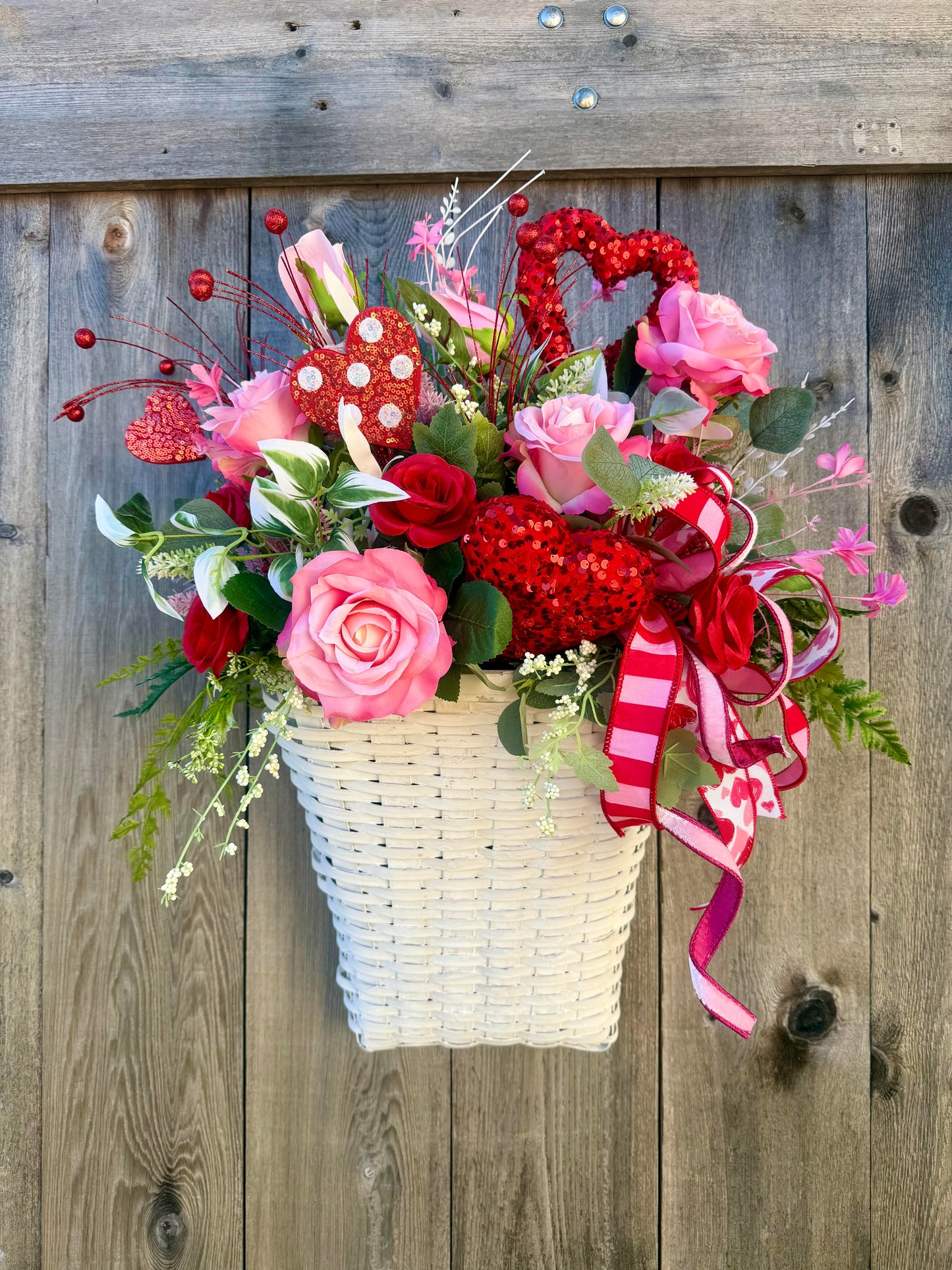 FLOWER BOUQUET WALL BASKET