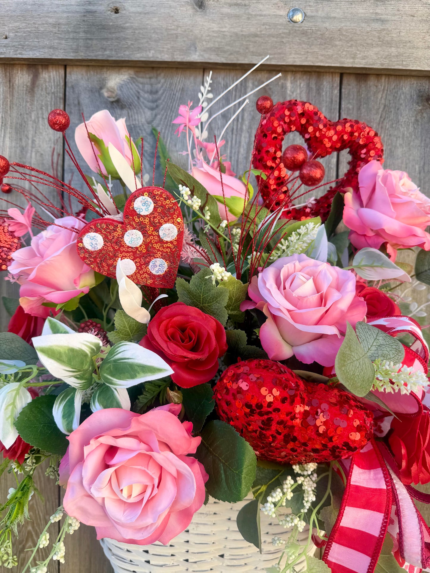 FLOWER BOUQUET WALL BASKET