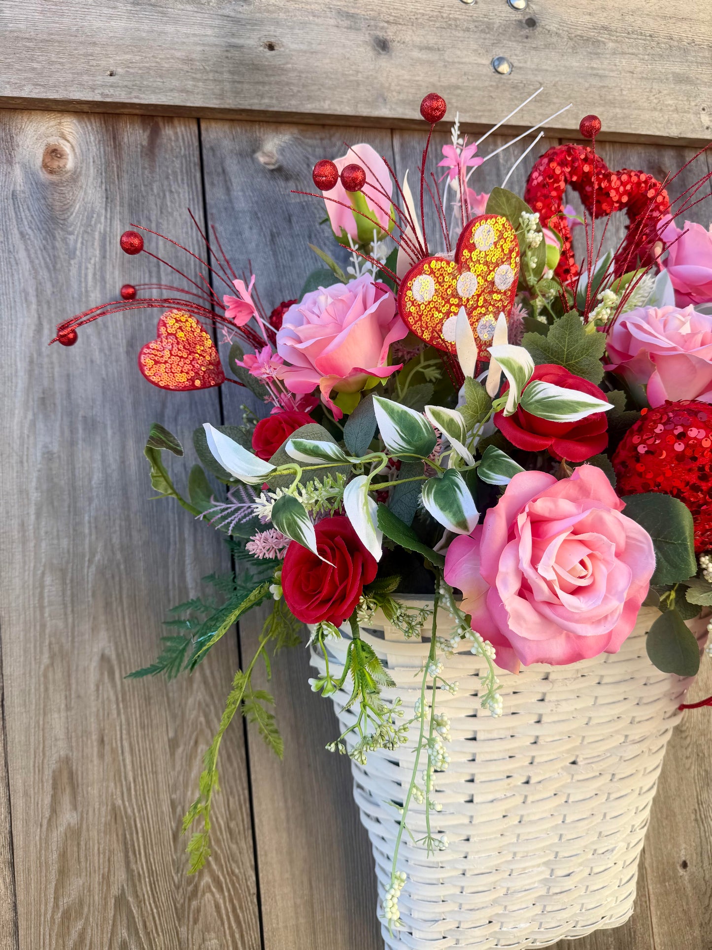 FLOWER BOUQUET WALL BASKET