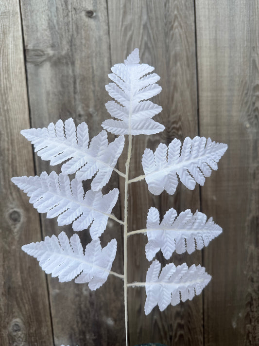 APART SILK LEATHER LEAF BUSH     FG663627 (WHITE)