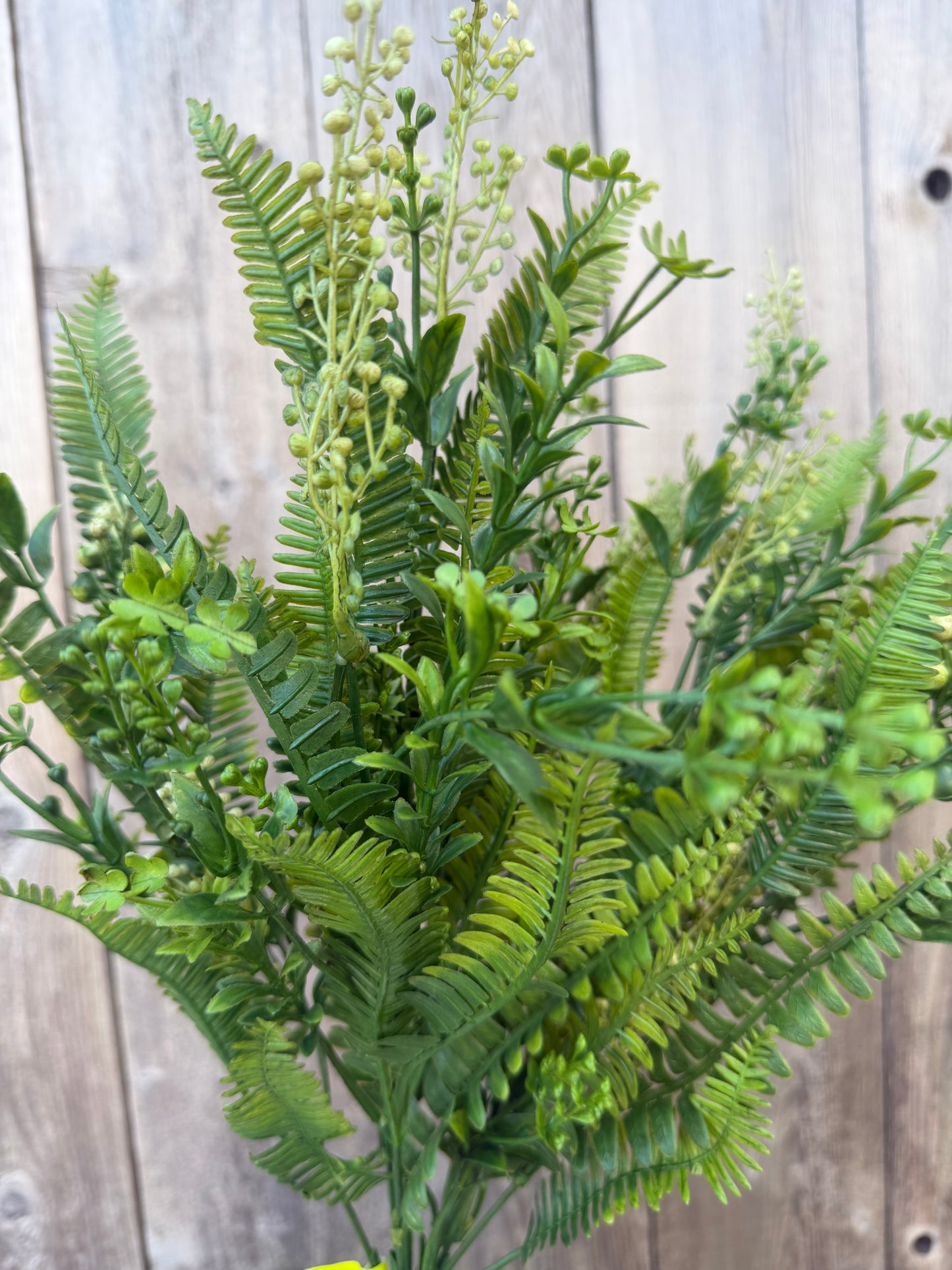 Plastic Fern Lvs Mix Bush    13590GN