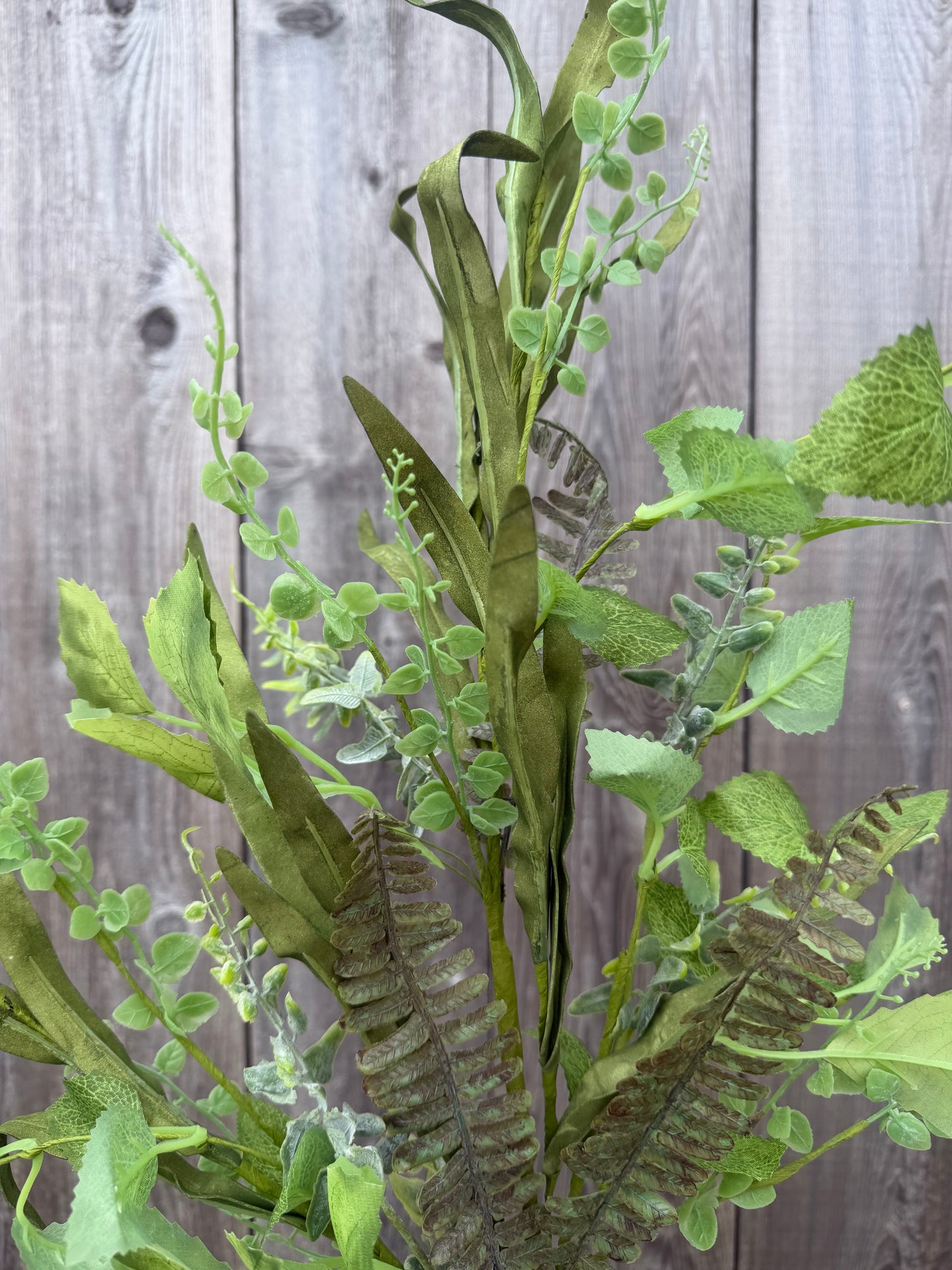 PLASTIC MIXED FERN SPRAY  61639