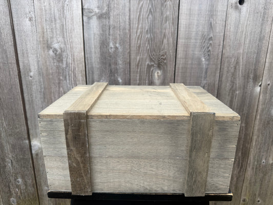 WOODEN CHEST BROWN   1370-BR