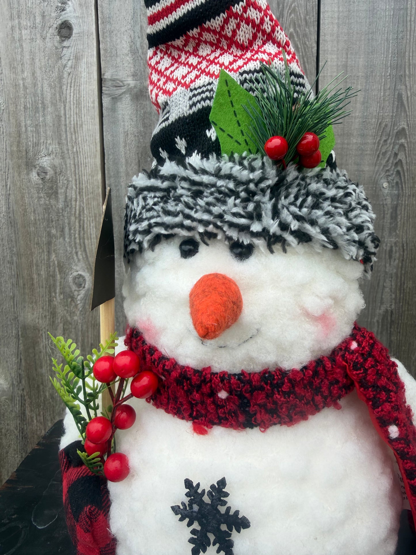 SUGAR SNOWMAN WITH SHOVEL   OSW236877-1