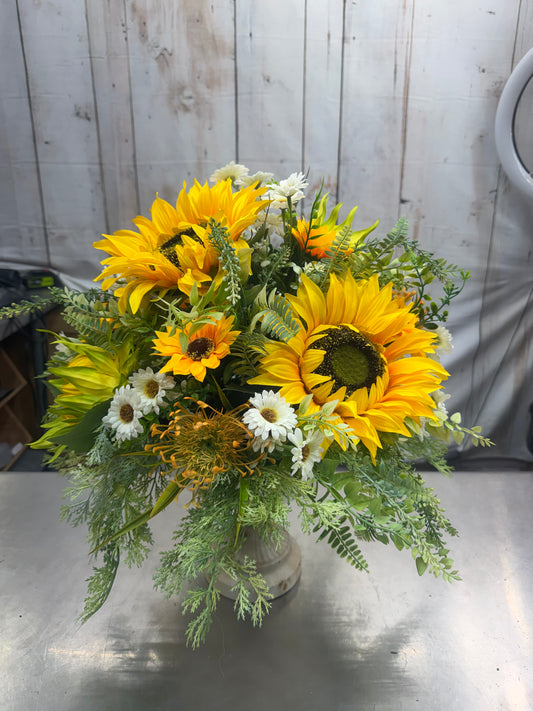 SUNFLOWERS AND DAISIES CENTERPIECE KIT