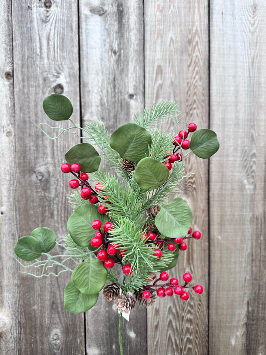 PINE SPRAY WITH EUCALYPTUS AND BERRIES   CS5084