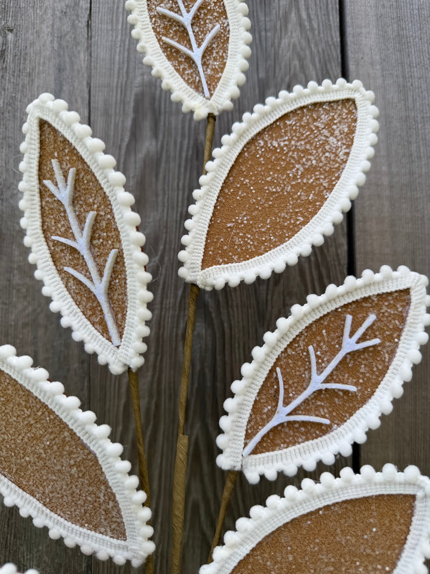 Gingerbread Spray    41786
