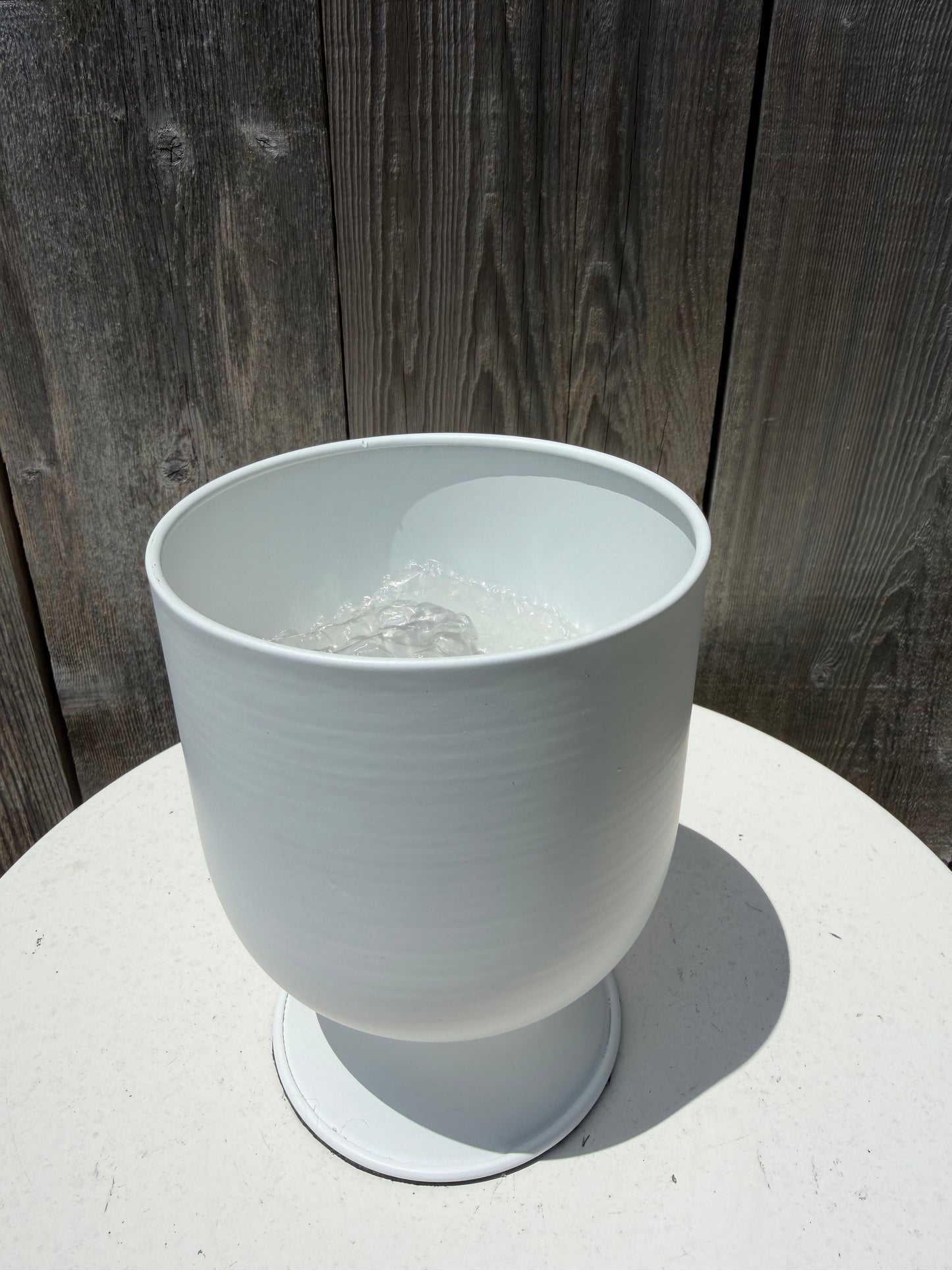 MODERN PLANTER WITH BASE WHITE   8512WH