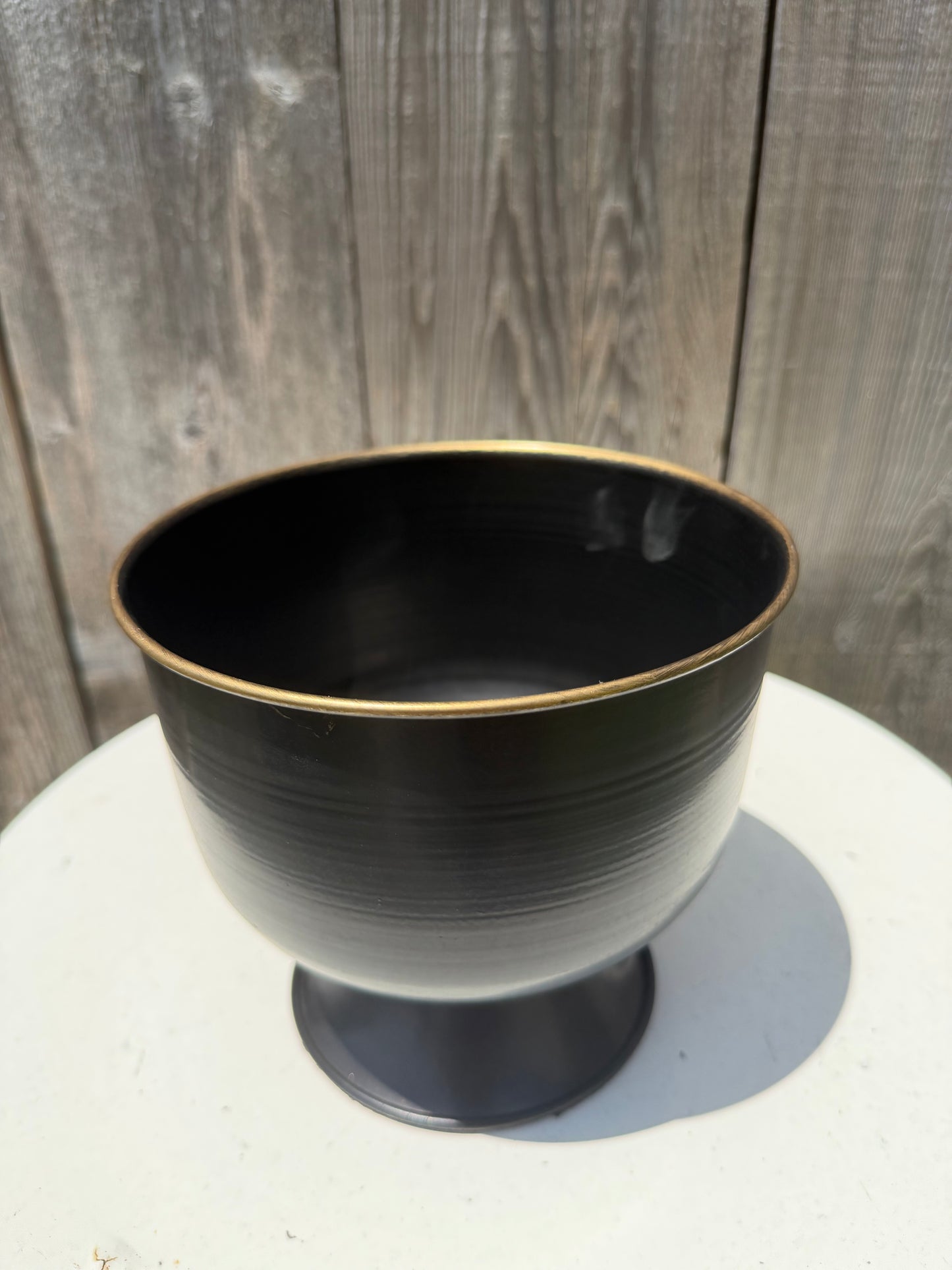 METAL PLANTER WITH BASE MED BLACK   8412BK