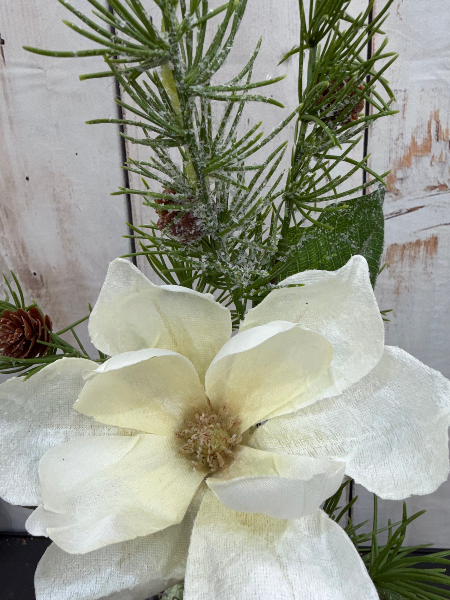 Magnolia Spray W/PVC WHITE      XP61438-003
