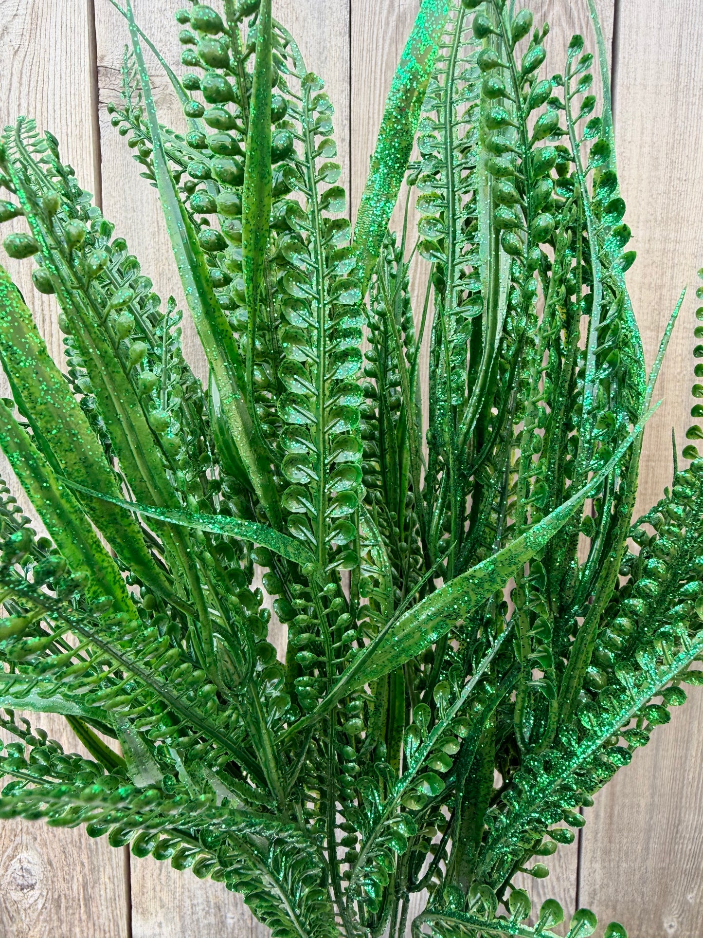 20 IN PLASTIC BUTTON FERN   85797-GN