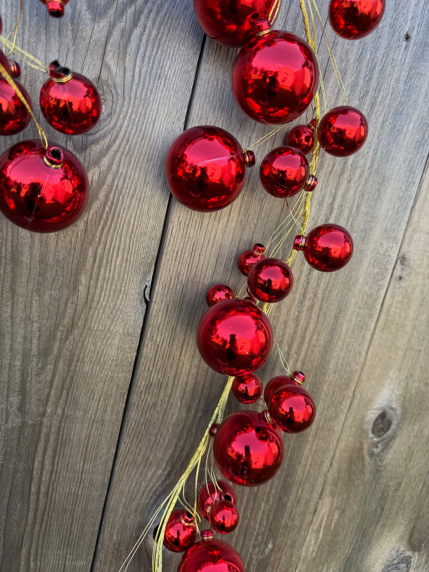 EVERGREEN ESTATE RED GARLAND   OSW266814