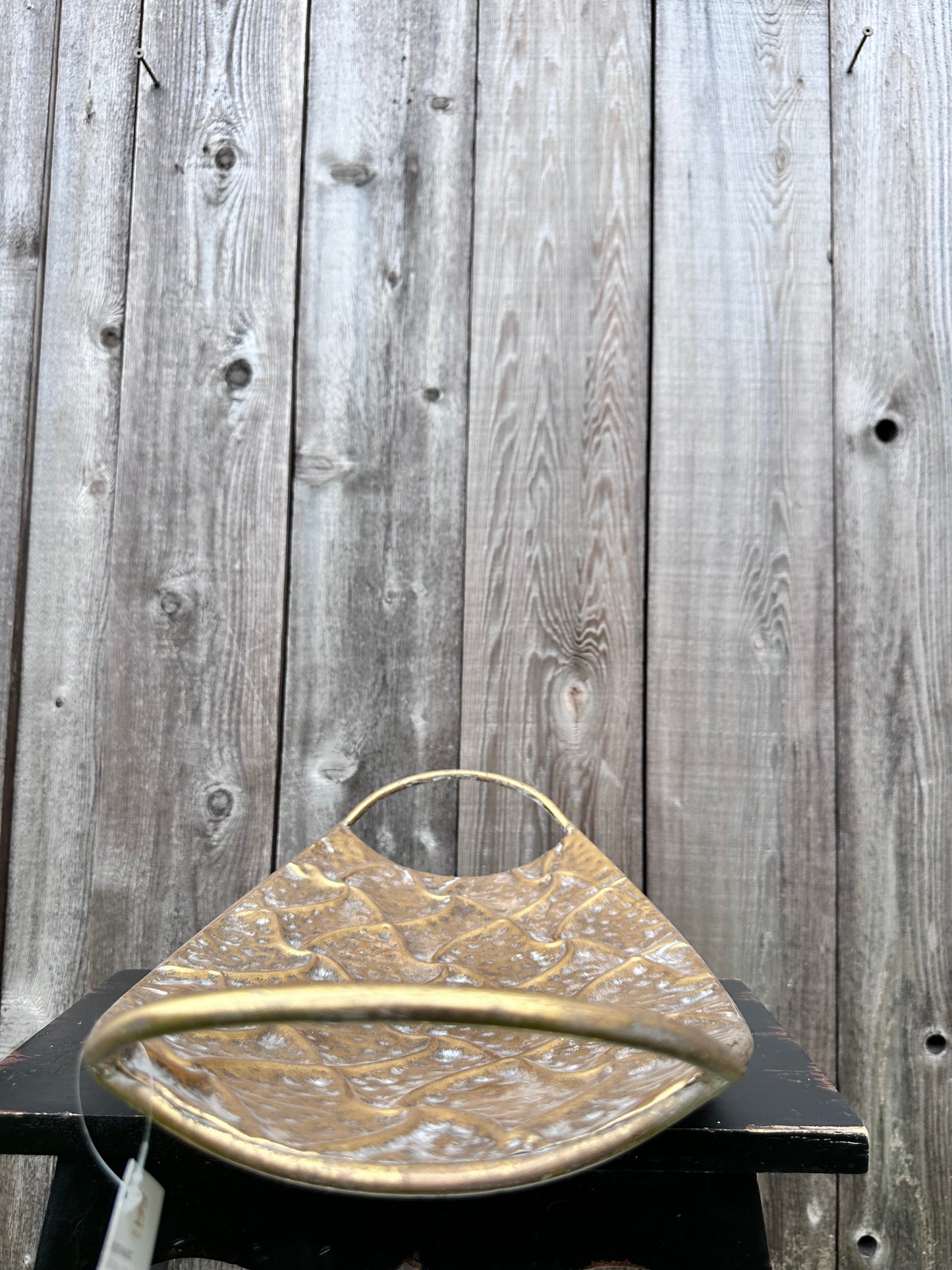 VINTAGE GOLD DECORATIVE TRAY   8207