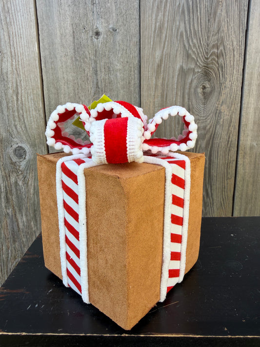 Decor Gingerbread Gift Box Small   86695RDWTBN