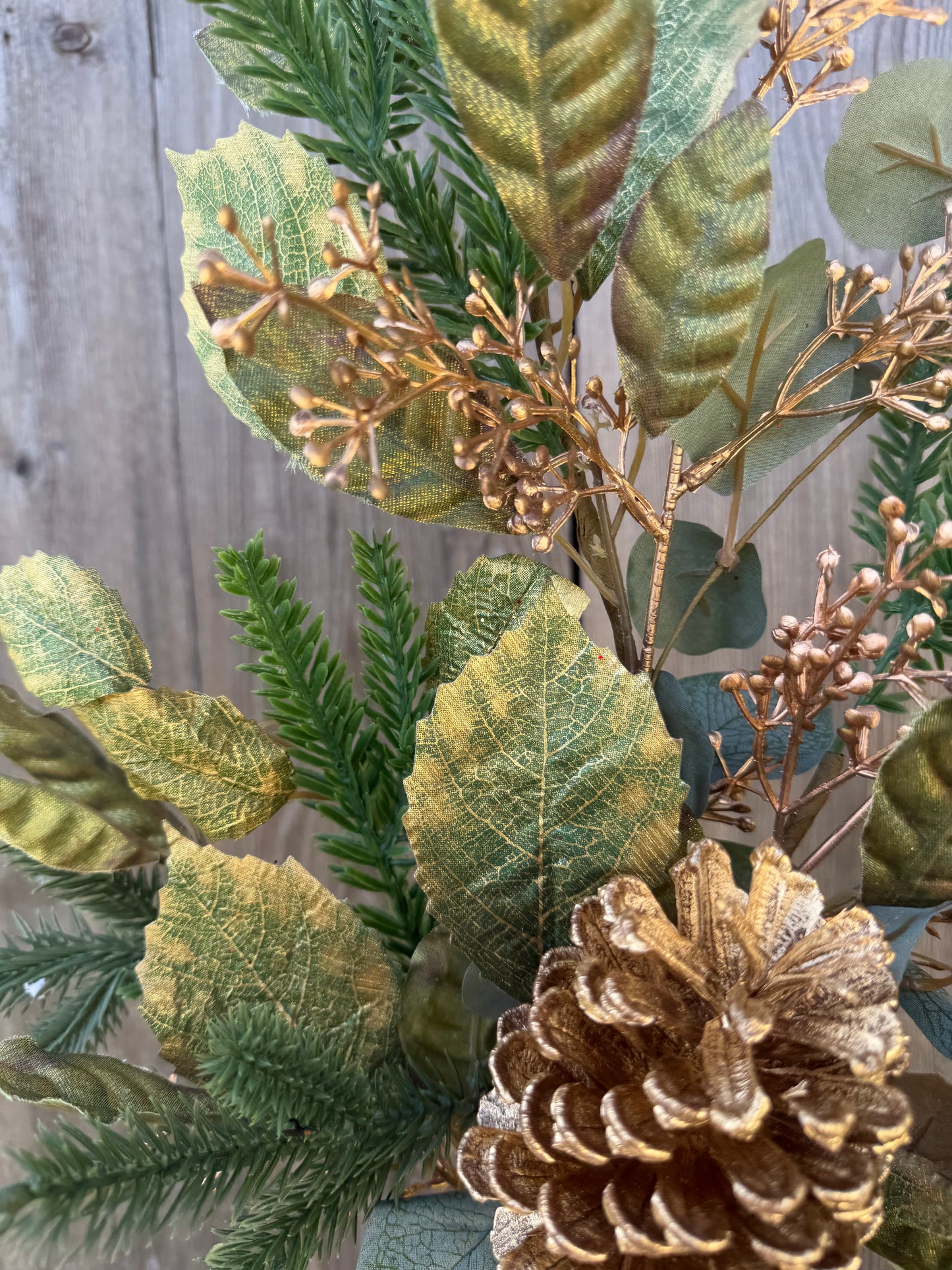 32 IN MIXED LEAF PINE PINECONE   40515