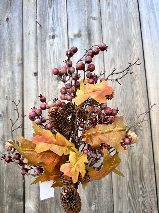 OAK LEAF PINECONE BERRY    23052