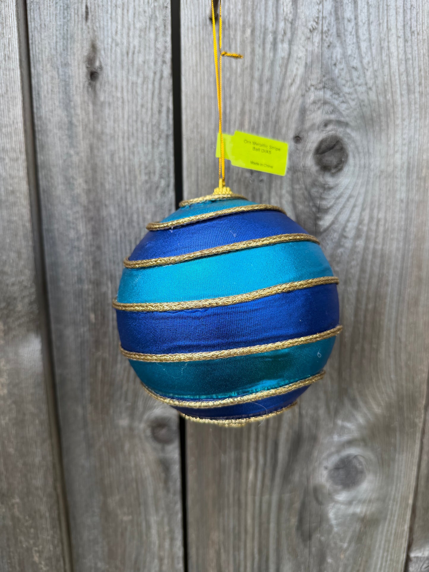 Orn Metallic Stripe Ball   86684BL