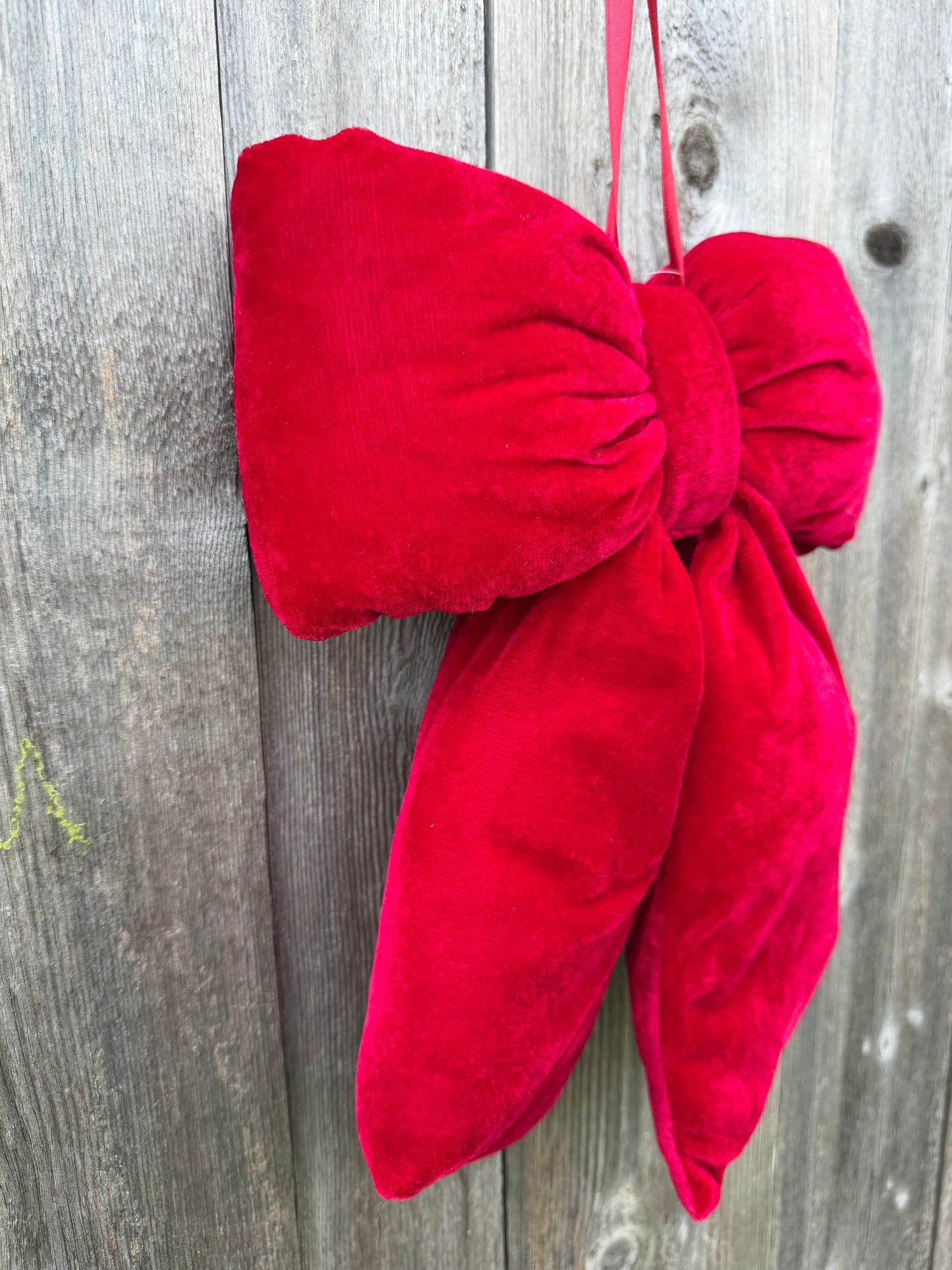 Evergreen Estate Bow Red   OSW266806
