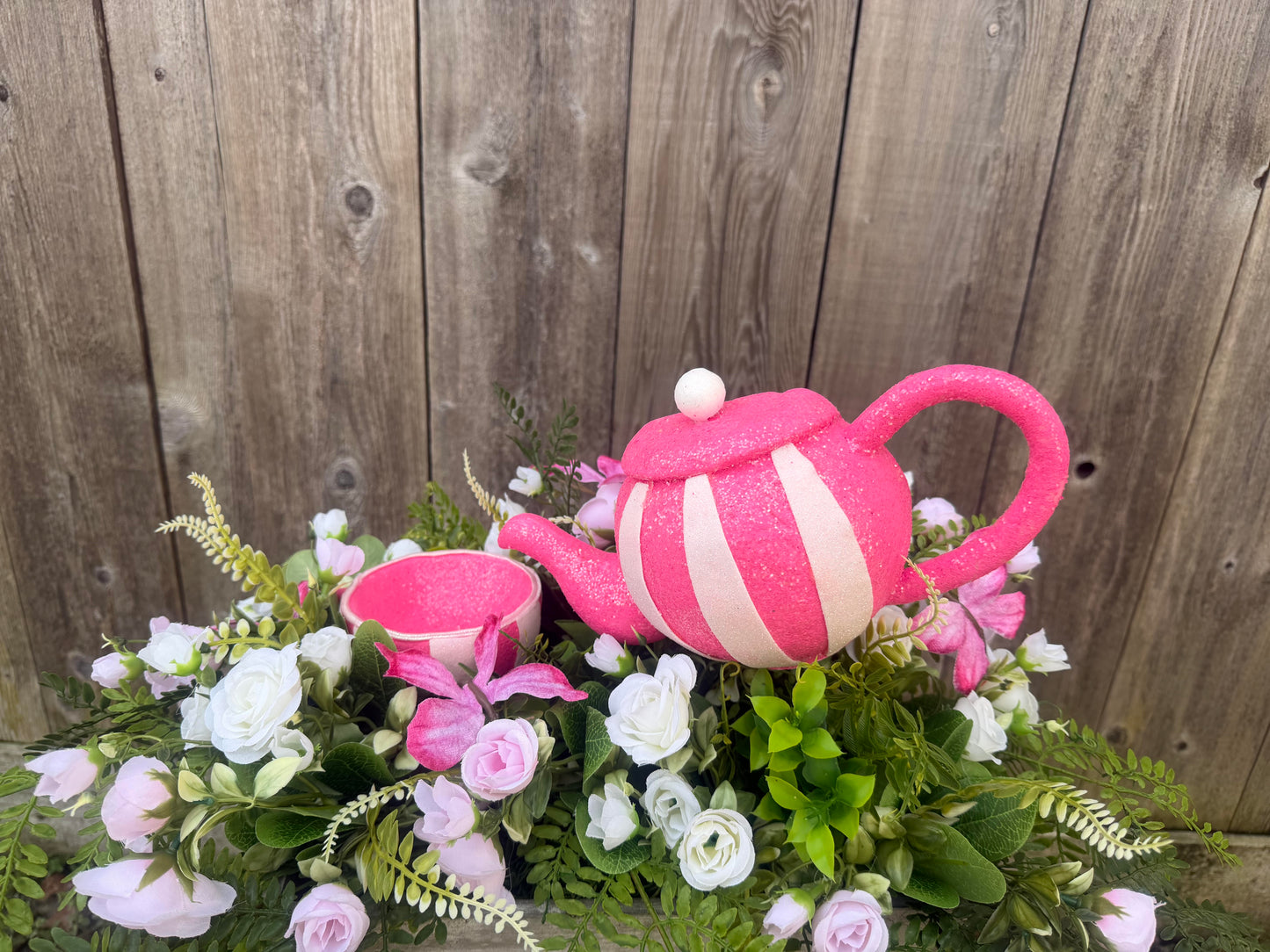 GARDEN TEA PARTY CENTERPIECE