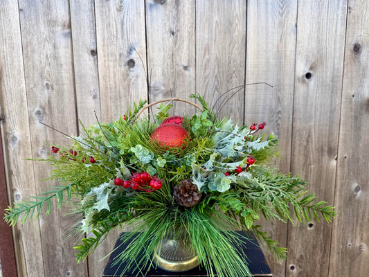 LITGHTED CHRISTMAS CENTERPIECE