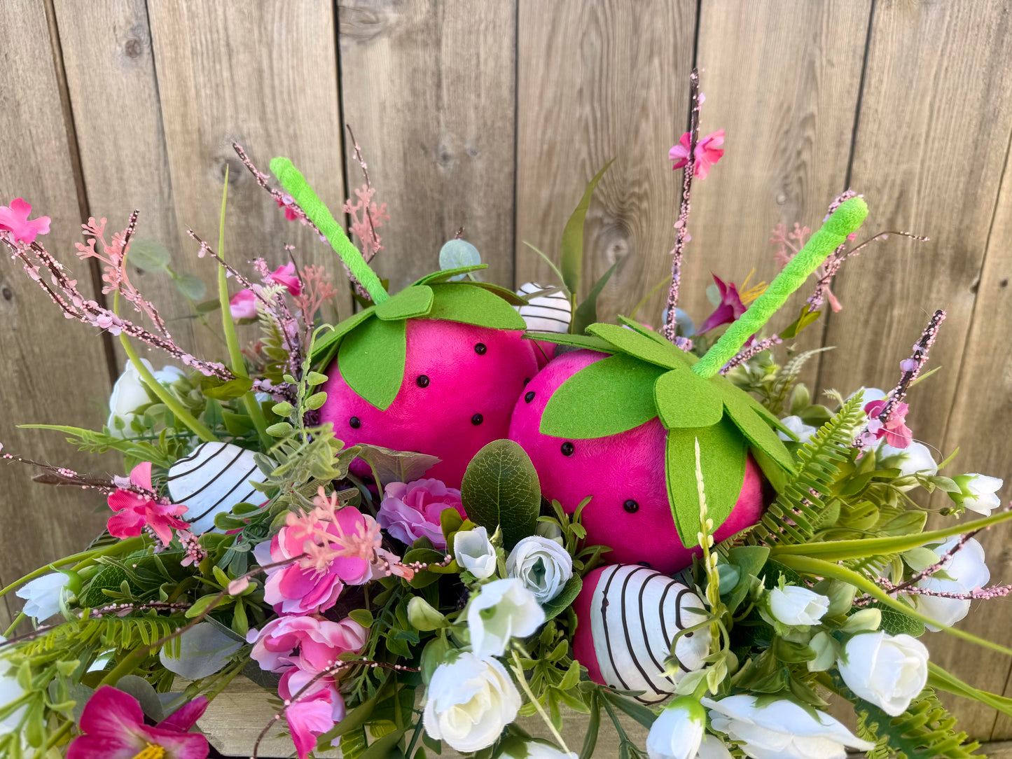 STRAWBERRY CENTERPIECE