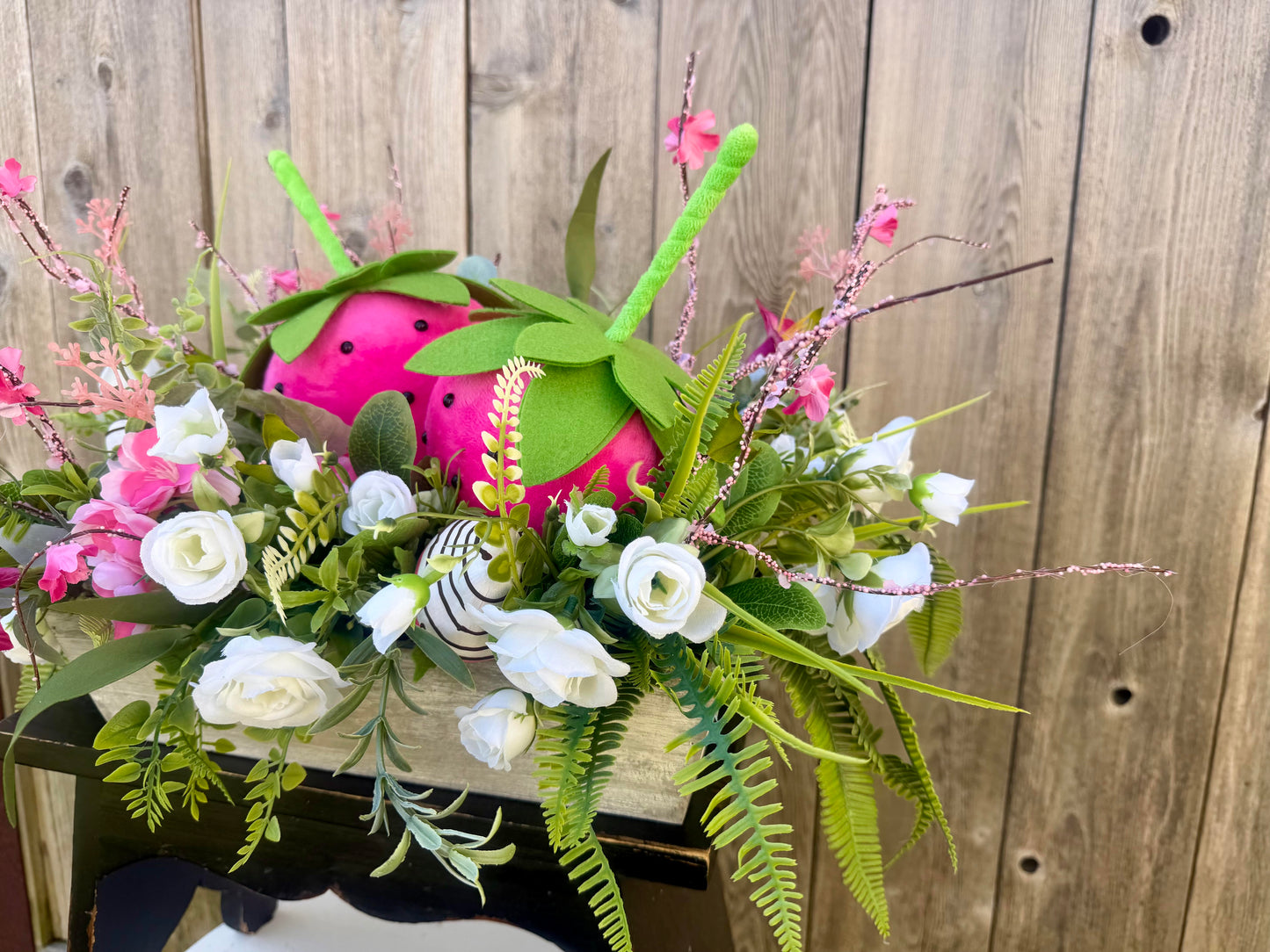 STRAWBERRY CENTERPIECE