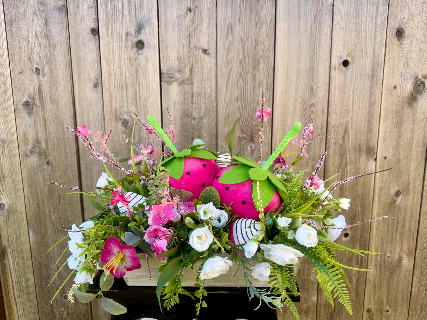 STRAWBERRY CENTERPIECE