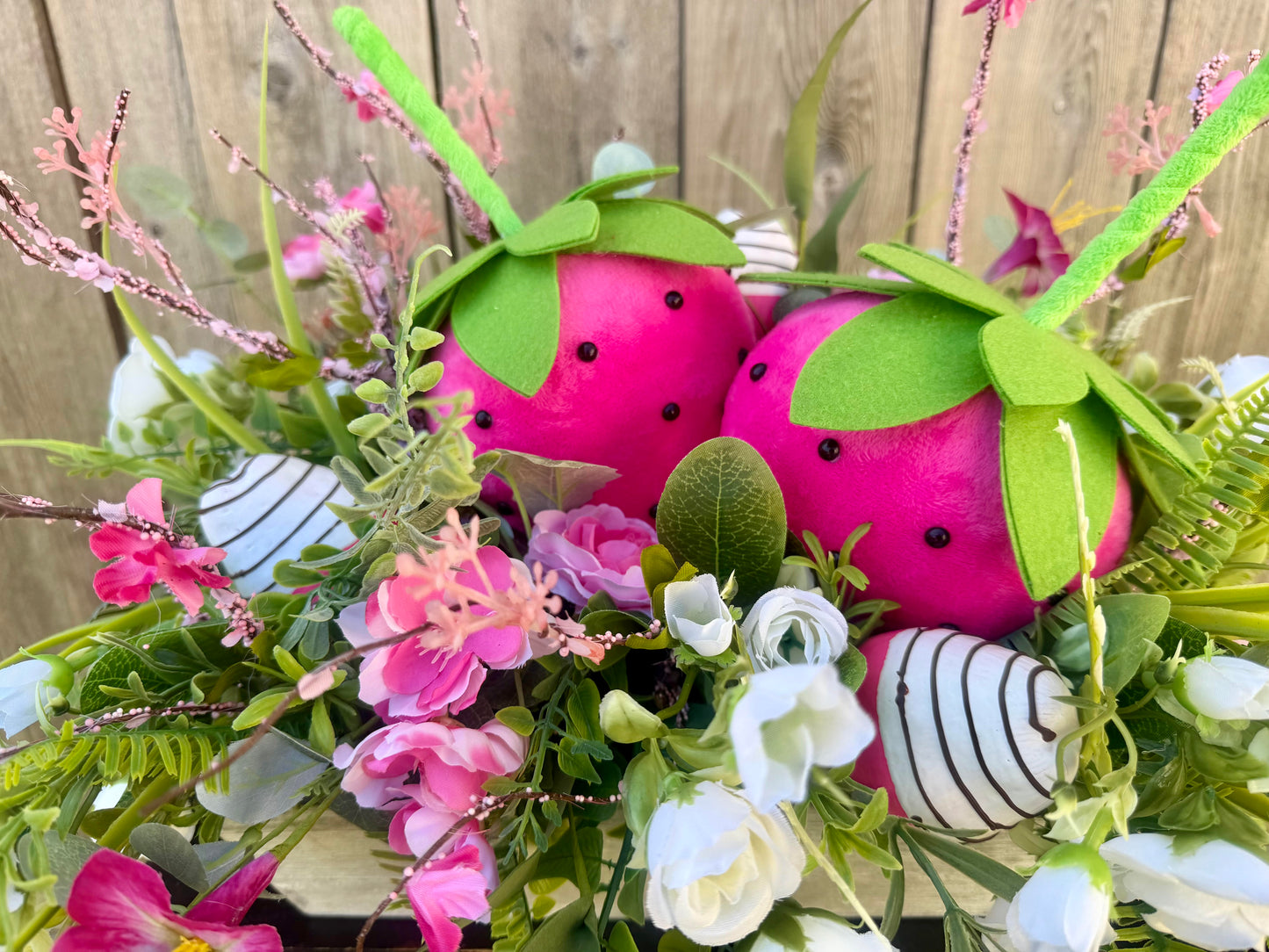 STRAWBERRY CENTERPIECE
