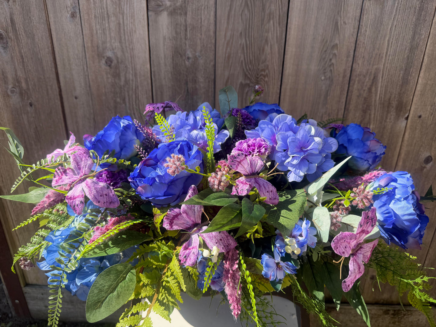 PURPLE BUTTERFLY CENTERPIECE
