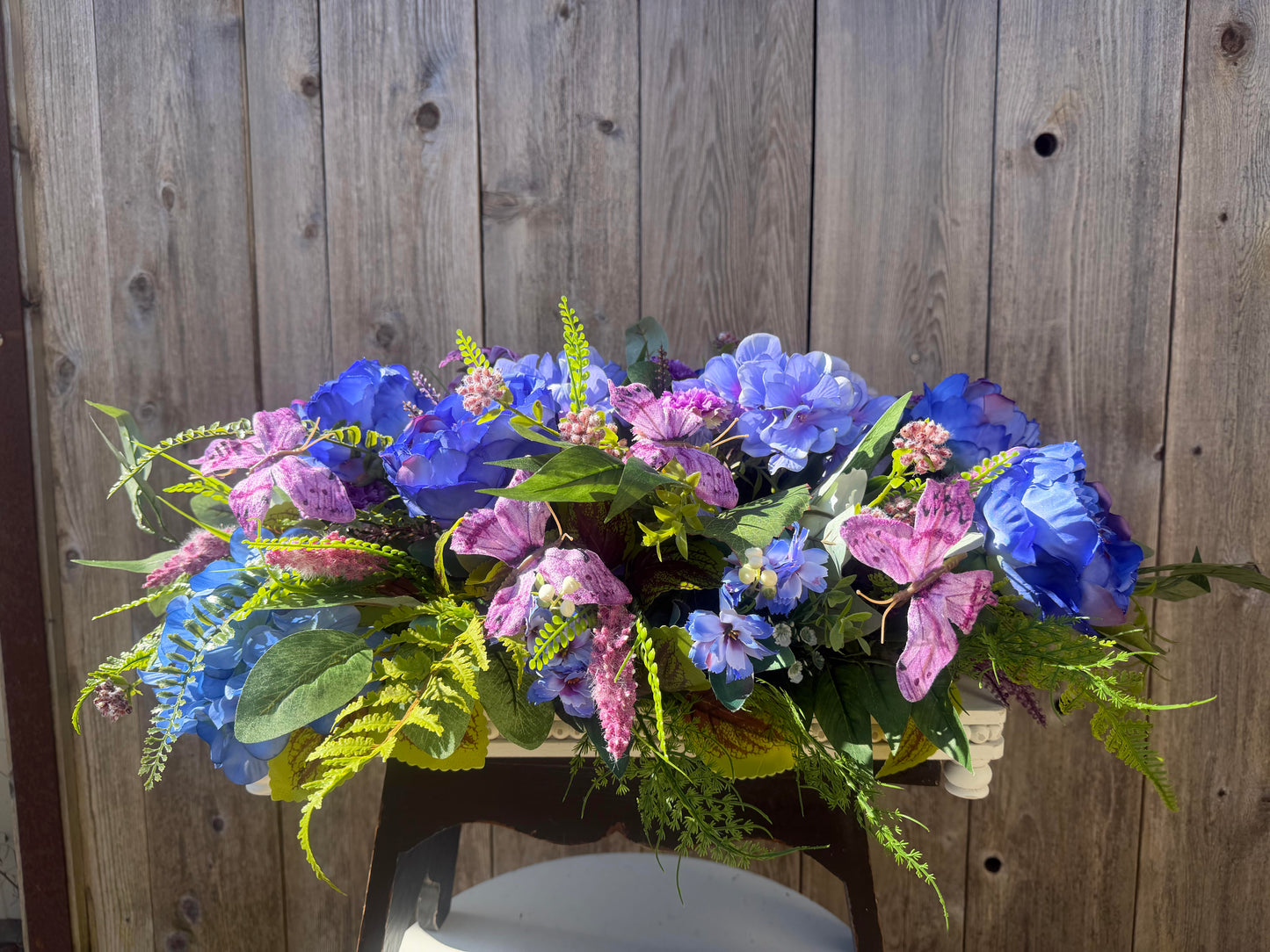 PURPLE BUTTERFLY CENTERPIECE