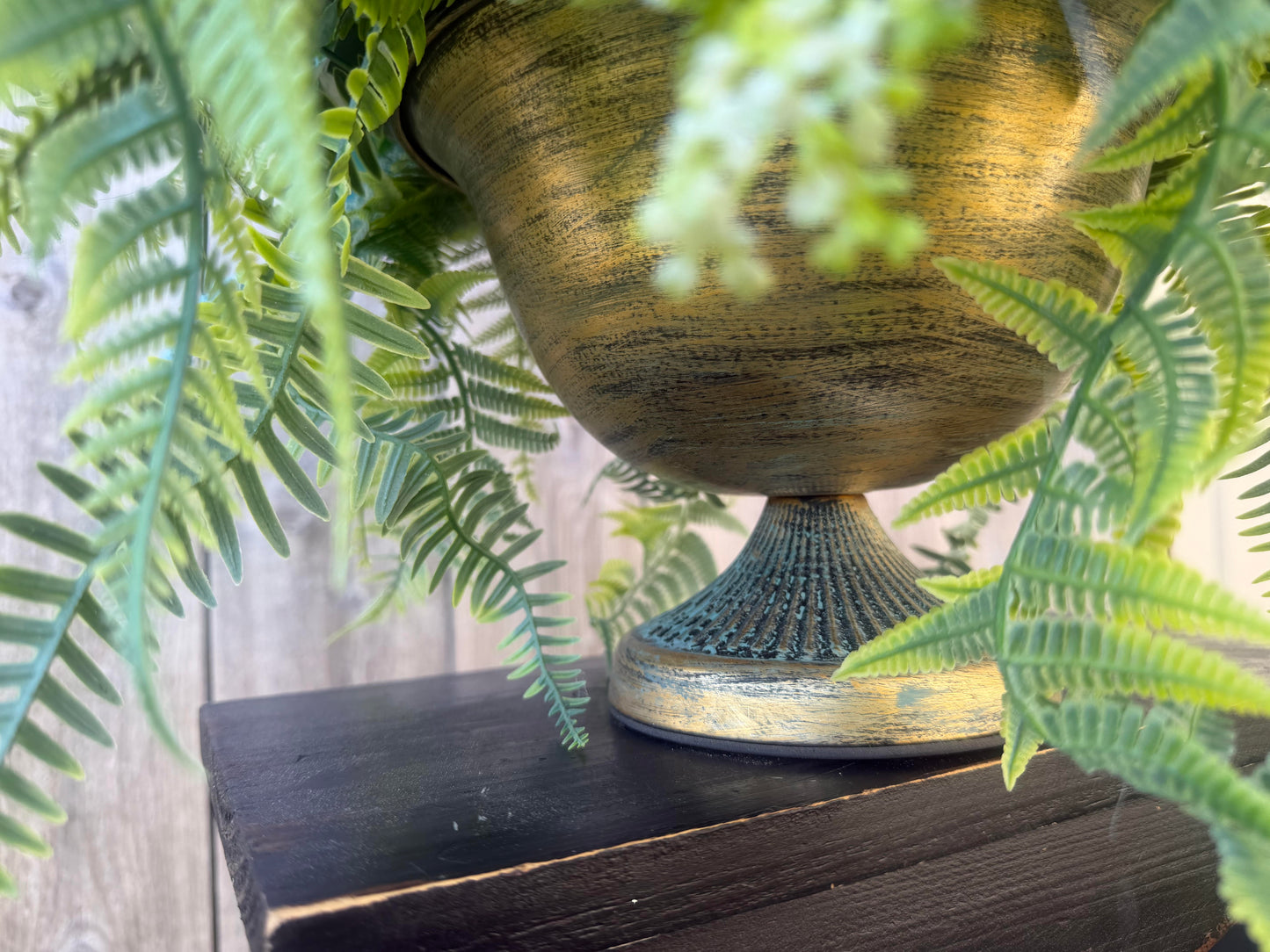 SPRING CENTERPIECE WITH VIBRANT BLUE FLORALS