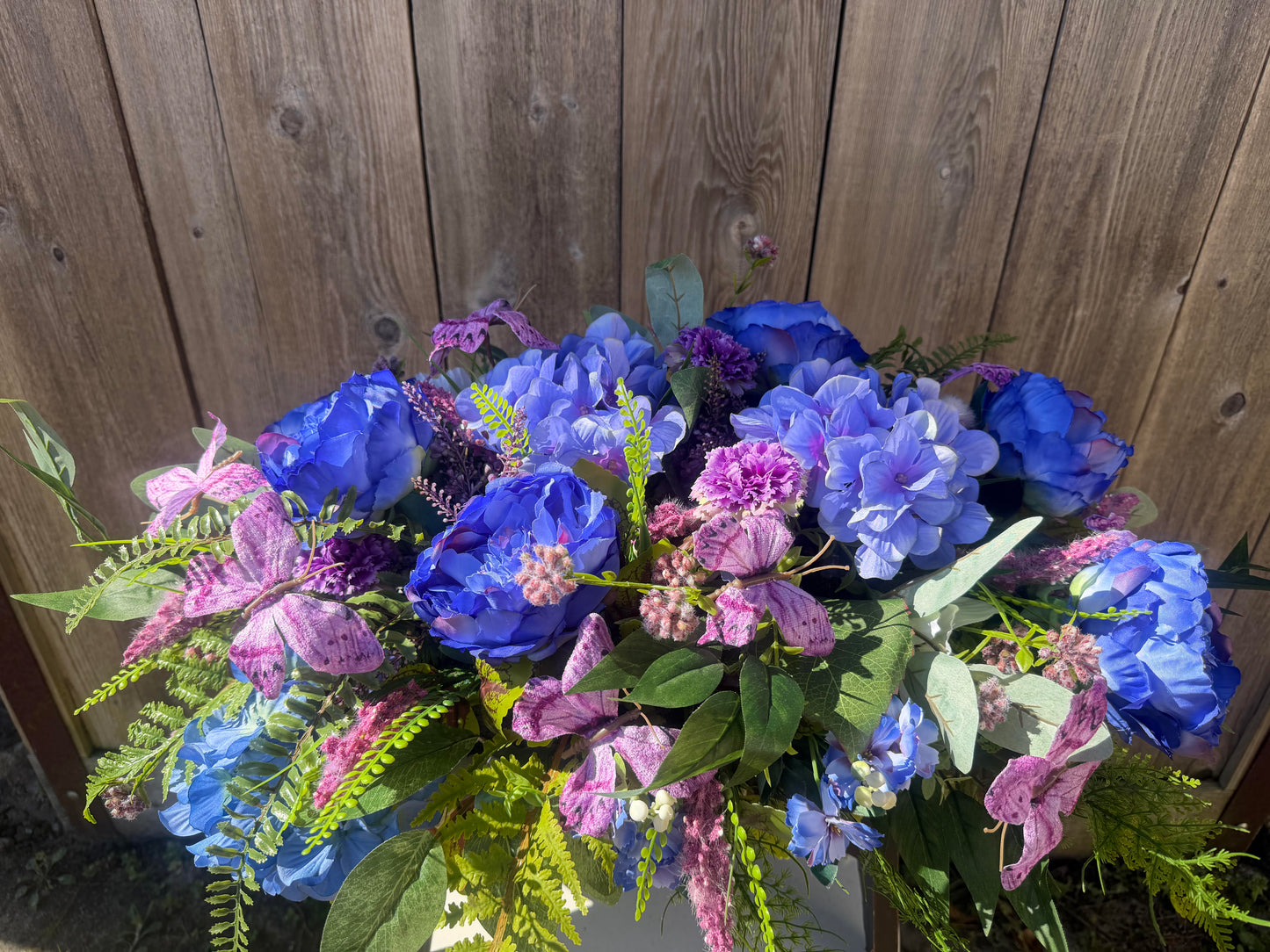 PURPLE BUTTERFLY CENTERPIECE