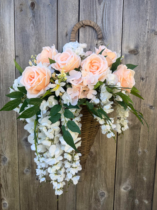 UMBRELLA WISTERIA WALL BASKET