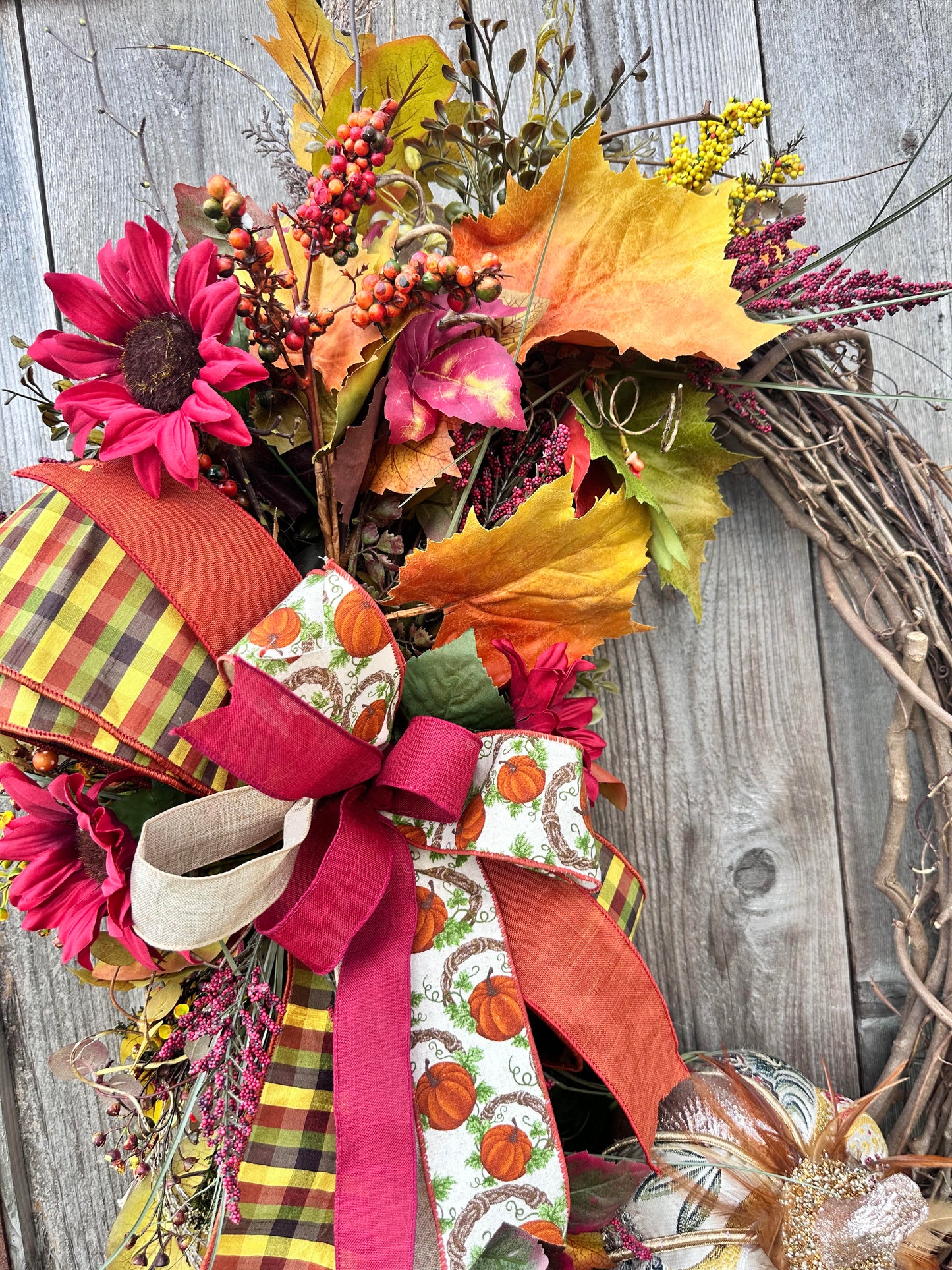 ELEGANT WREATH WITH BOLD FALL COLORS