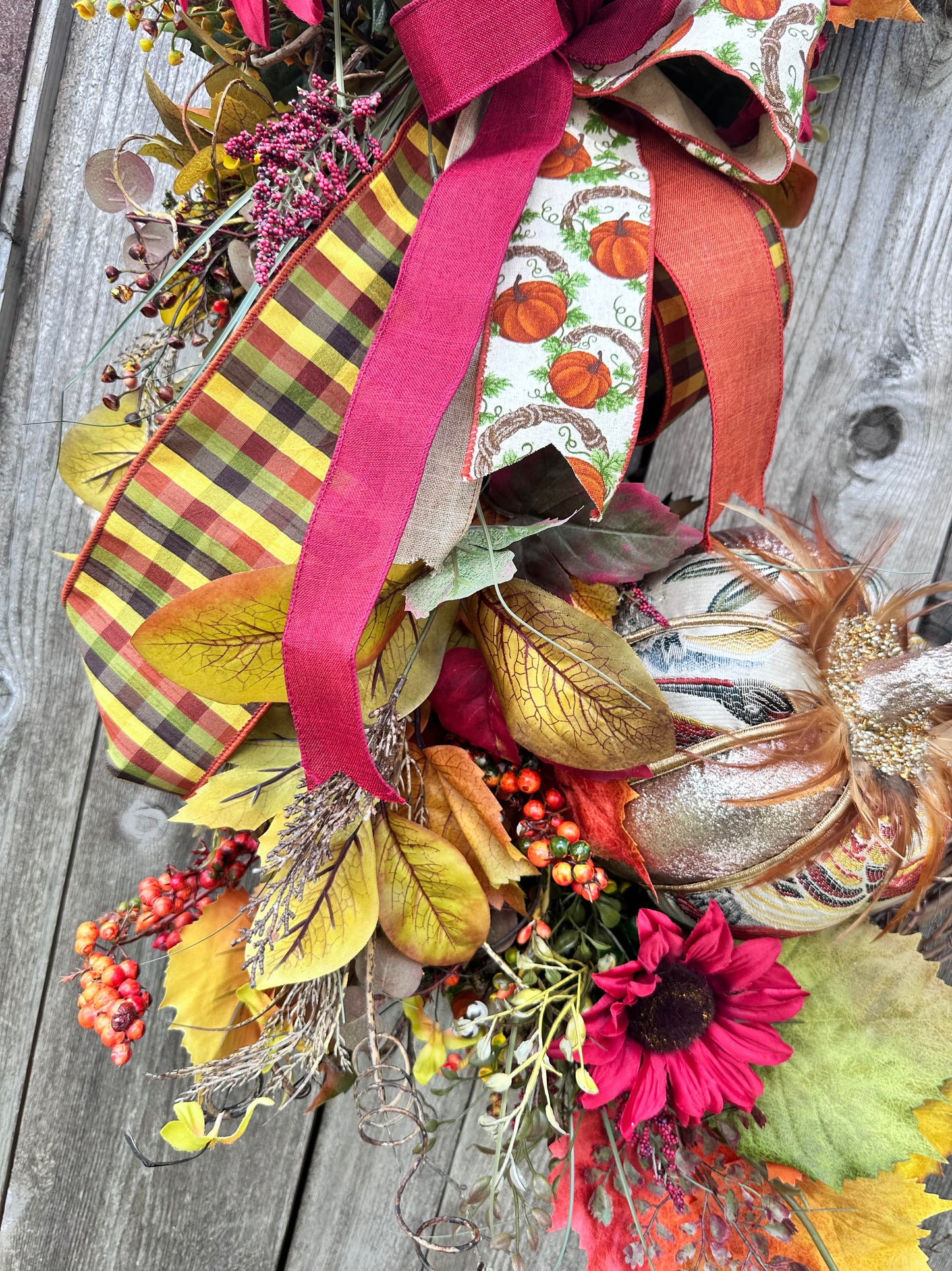 ELEGANT WREATH WITH BOLD FALL COLORS