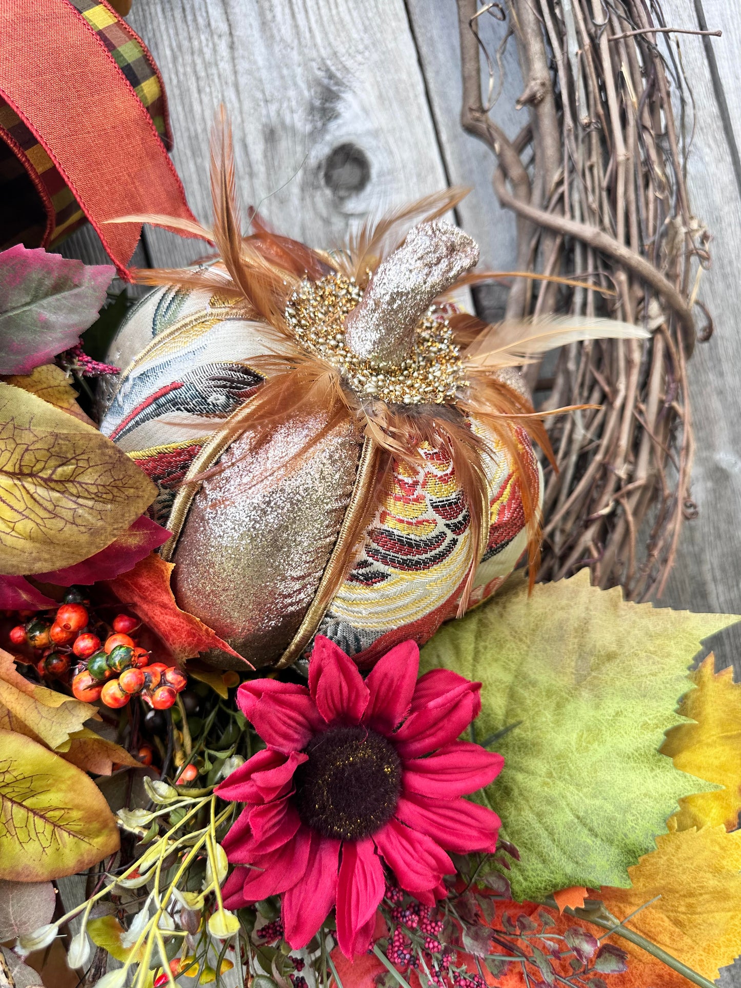ELEGANT WREATH WITH BOLD FALL COLORS