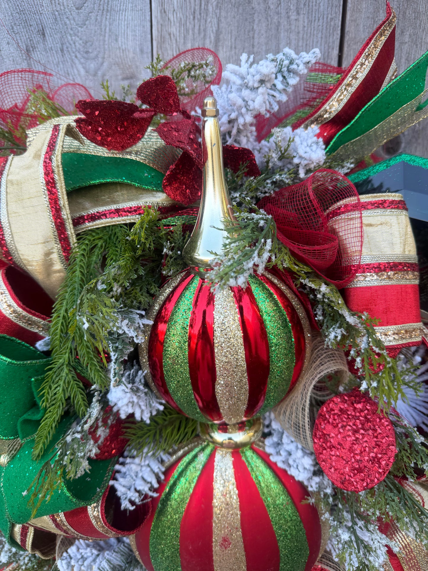 BEJEWLED CHRISTMAS WREATH