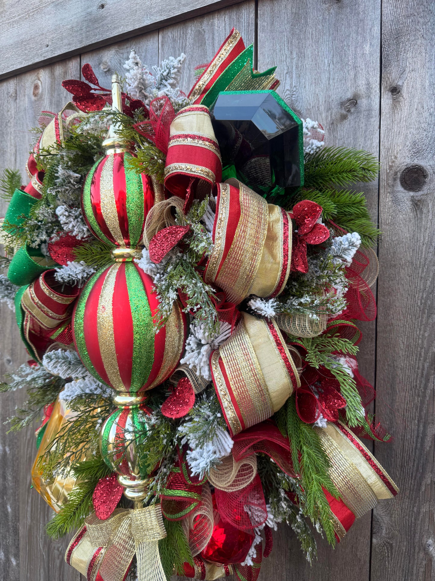 BEJEWLED CHRISTMAS WREATH