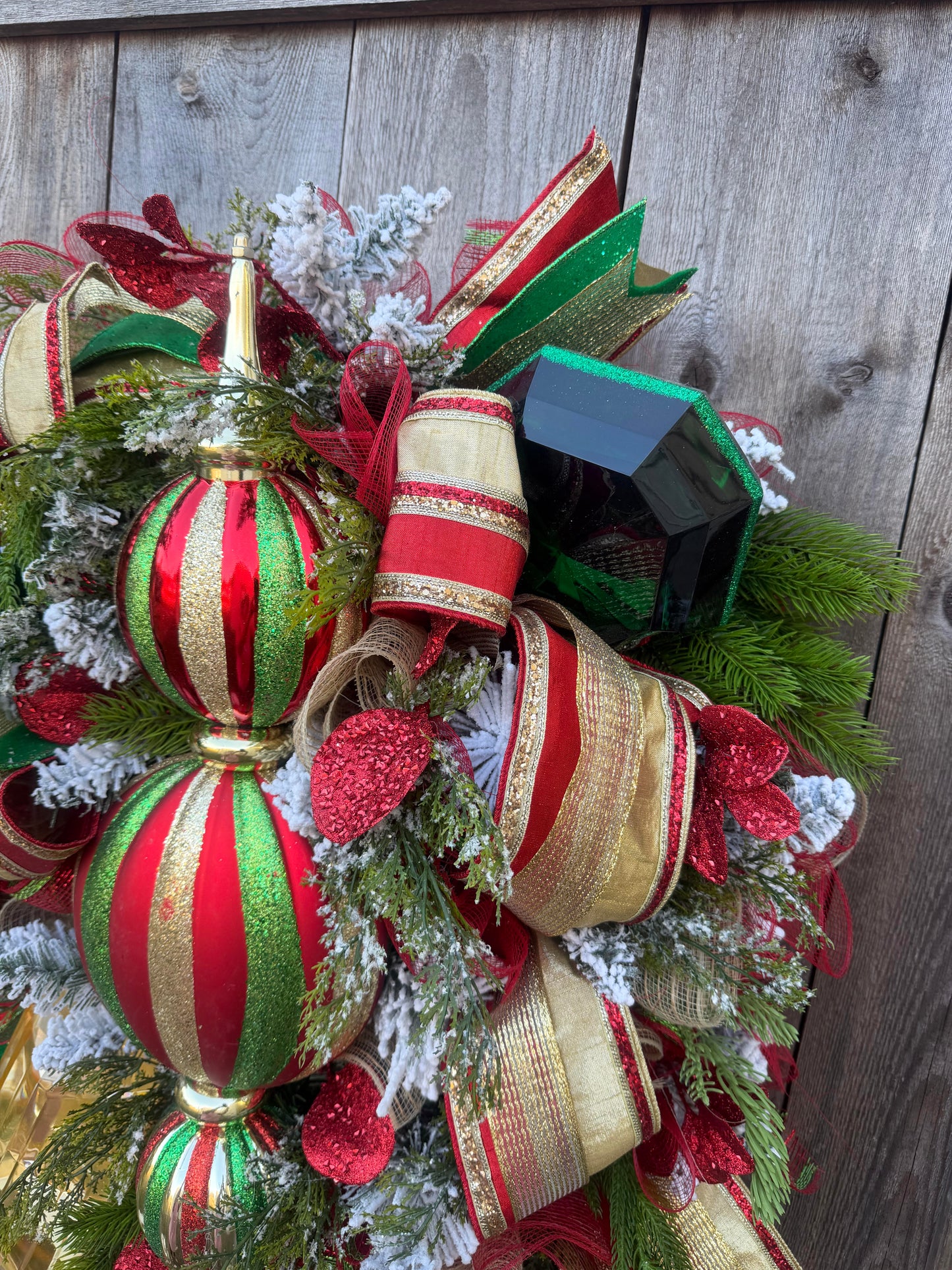 BEJEWLED CHRISTMAS WREATH