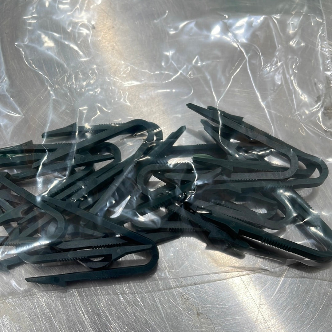 Plastic U-PINS   	GP144