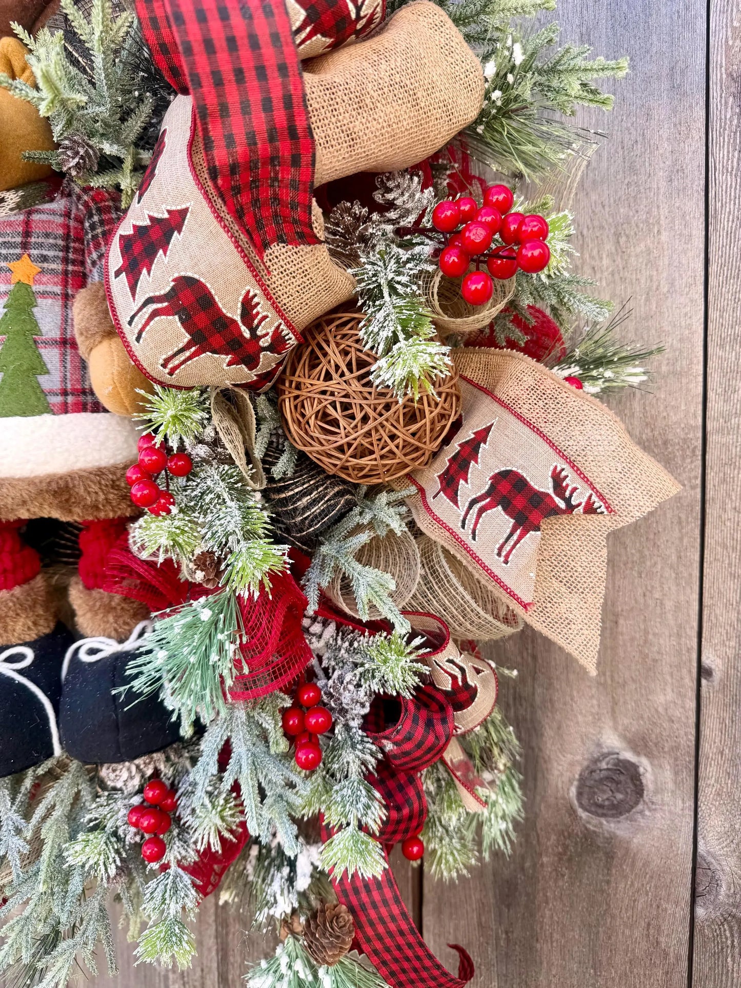 CABIN CHRISTMAS WREATH