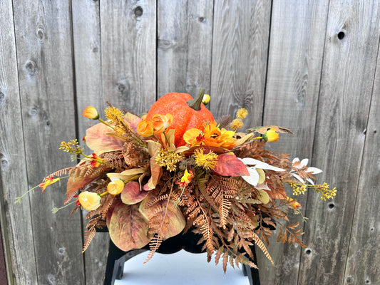 SQUARE FALL CENTERPIECE WITH PUMPKIN