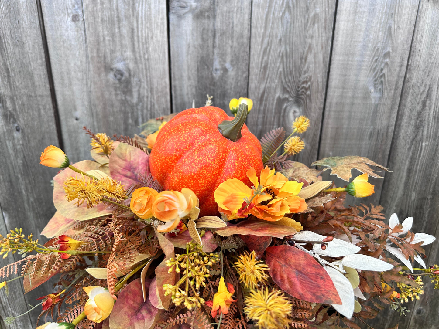 SQUARE FALL CENTERPIECE WITH PUMPKIN