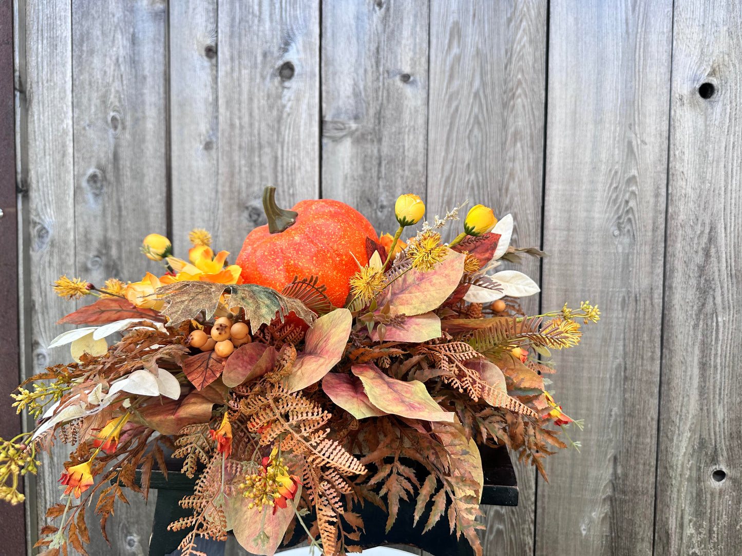 SQUARE FALL CENTERPIECE WITH PUMPKIN