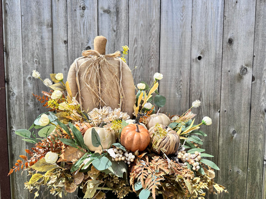BURLAP PUMPKIN CENTERPIECE