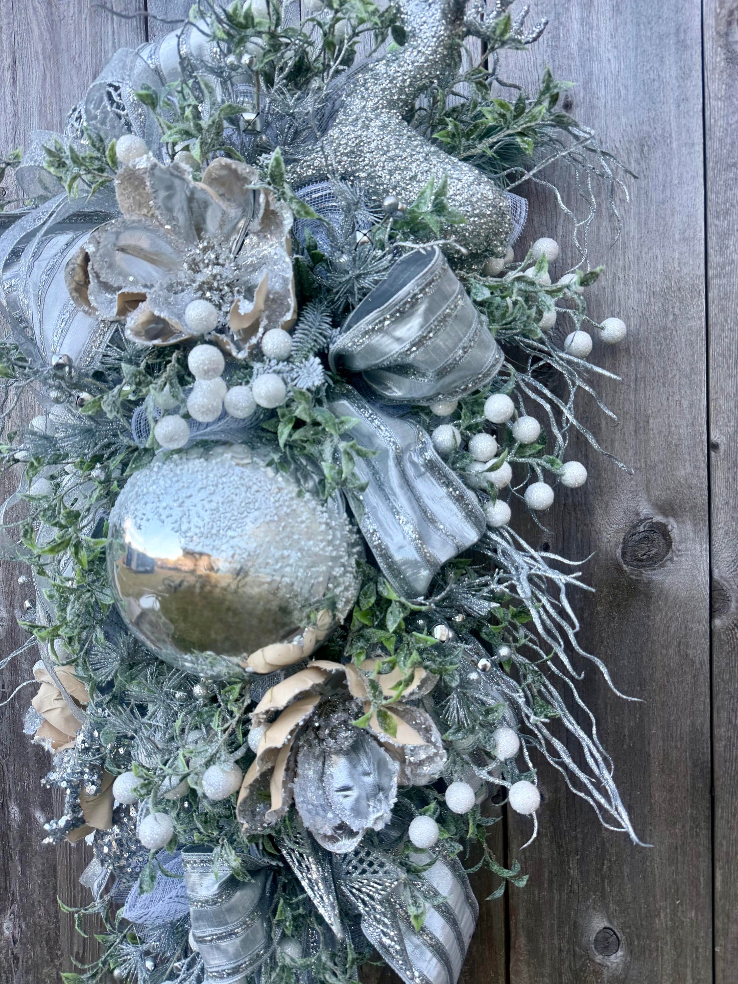 SILVER AND WHITE CHRISTMAS SWAG